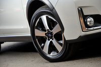 タイヤサイズは225/55R17。テスト車にはヨコハマの低燃費タイヤが装備されていた。