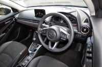 「13Sツーリング Lパッケージ」と「XDツーリング Lパッケージ」に新設定された黒革内装のインテリア。