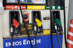 BEVへの移行が進む一方で、エンジン搭載エコカーの燃費は向上している。では、その現在地（値）は？