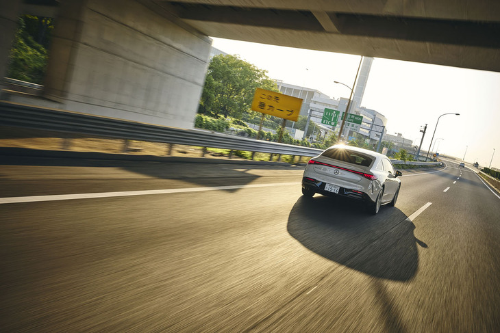 チャレンジ2日目は早朝に出発。道路がまだすいているうちに、さらに東へと歩を進める。