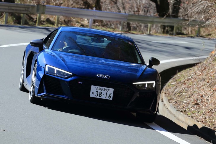 動力性能は最高速が331km/h、0-100km/h加速のタイムが3.1秒と公表されている。