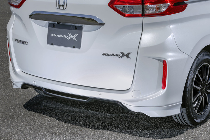 ホンダ・フリード モデューロX Honda SENSING（リアロアスカート）