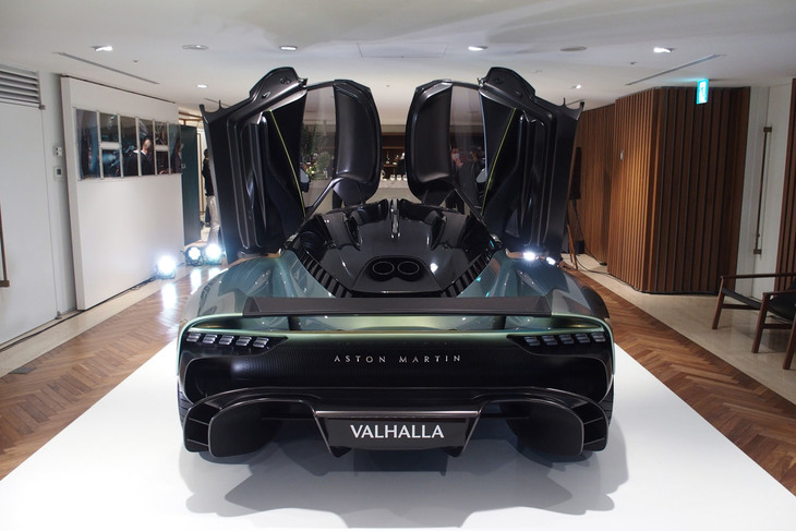アストンマーティン・ヴァルハラ（リアビュー）