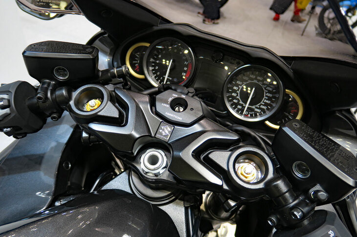 スズキ・ハヤブサ