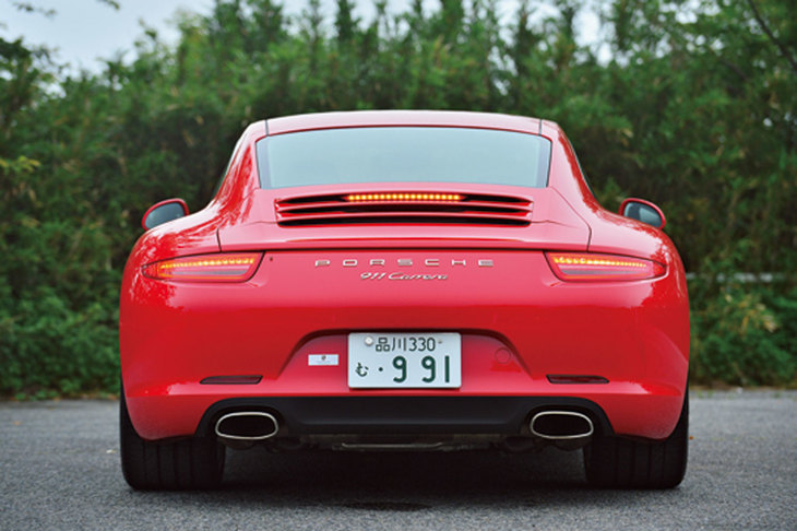 991型「ポルシェ911カレラ」のリアビュー。（写真＝池之平昌信）