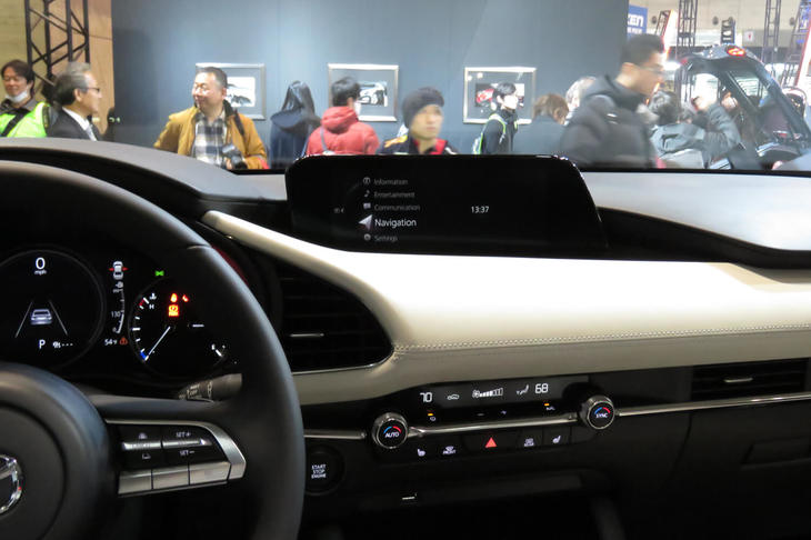 マツダ3セダン（インテリア）