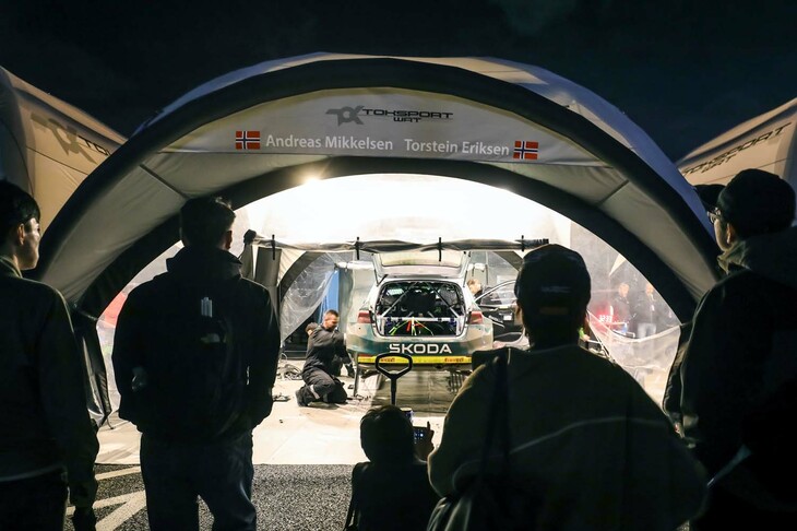 一方で、WRC2は比較的近くで見られるのでおすすめです。