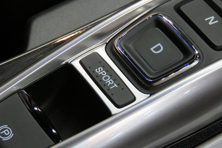 「SPORT」モードの選択スイッチ。