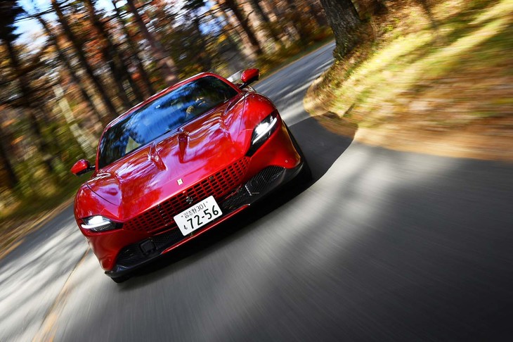 トランスミッションはデュアルクラッチ式の8段ATのみ。従来の7段トランスミッションに比べ、単体で6kg軽量に仕上がっている。