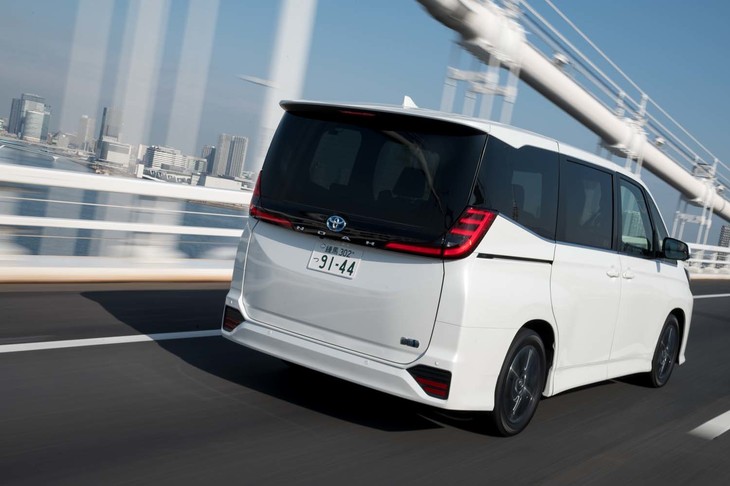 トヨタでは最新クラスのADASを採用。「レーダークルーズコントロール」や「レーントレーシングアシスト」「プロアクティブドライビングアシスト」などは全車に標準装備だ。