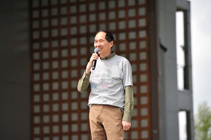 開会のあいさつを行うルノー・ジャポンの大極 司社長。今年も多くのユーザーとファンが集まってくれたことに感謝を示した。イベント中は会場を散策するなど、ファンとの交流を楽しんでいた。