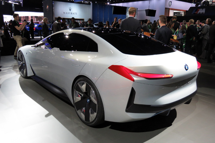 BMW iビジョンダイナミクス