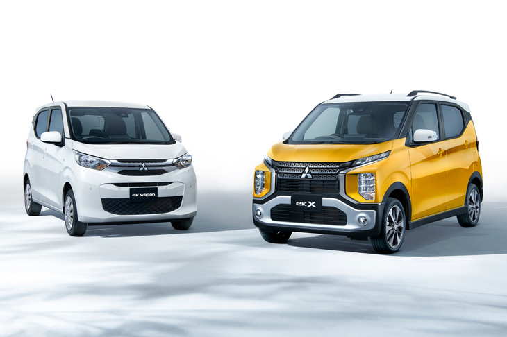 「eKワゴン」（左）と「eKクロス」（右）。