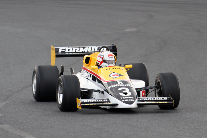 1986年の全日本F2選手権で、エジェ・エルグが駆った「マーチ86Jヤマハ」。二輪市場でのHY戦争に続いて、ヤマハはホンダに対抗してF2用2リッターV6エンジンを開発、85年から供給を開始した。