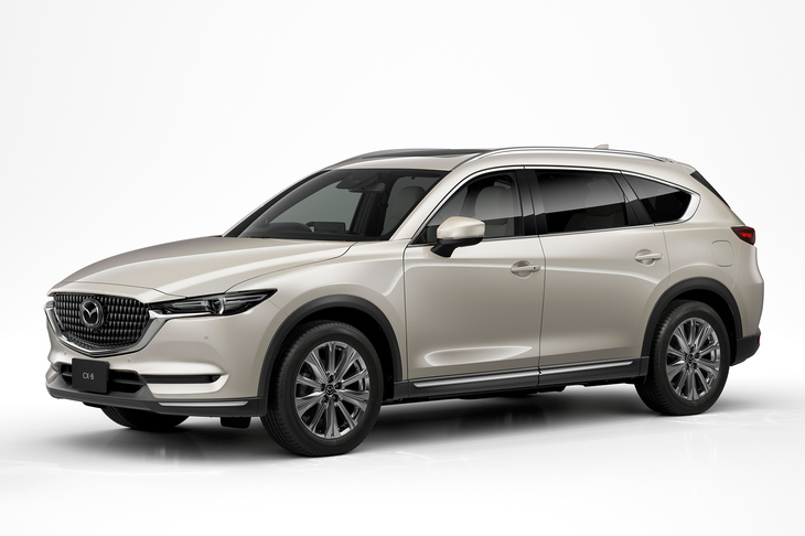 日本市場におけるマツダの最上級SUV「CX-8」。エンジン縦置きのプラットフォームを用いたラージ商品群については、まずはSUVが登場する可能性が高い。