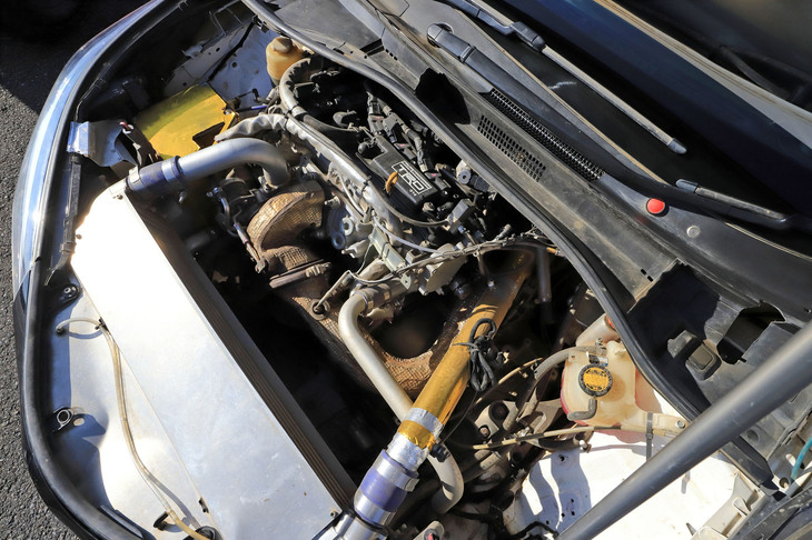 パワーユニットには「8AR-FTS」をベースとした競技用エンジンを搭載。リストリクターを取り外すと、294PS（216kW）の最高出力を発生する。