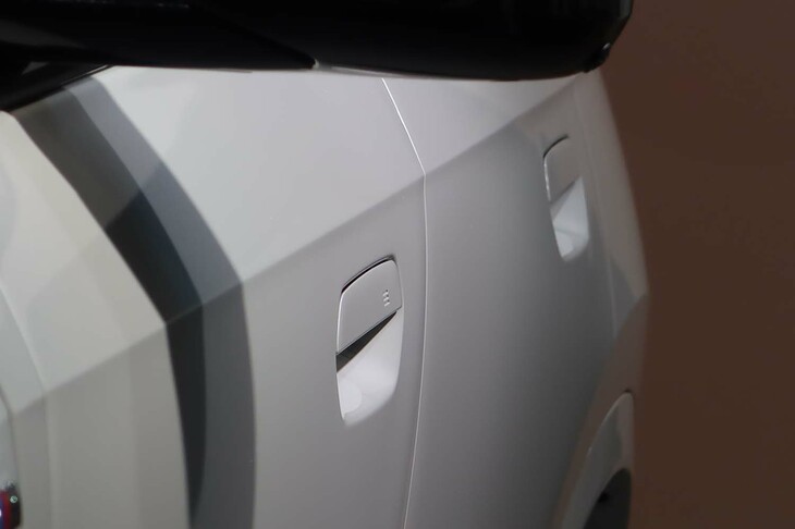 BMW iX1 xDrive30 Mスポーツ（ドアハンドル）