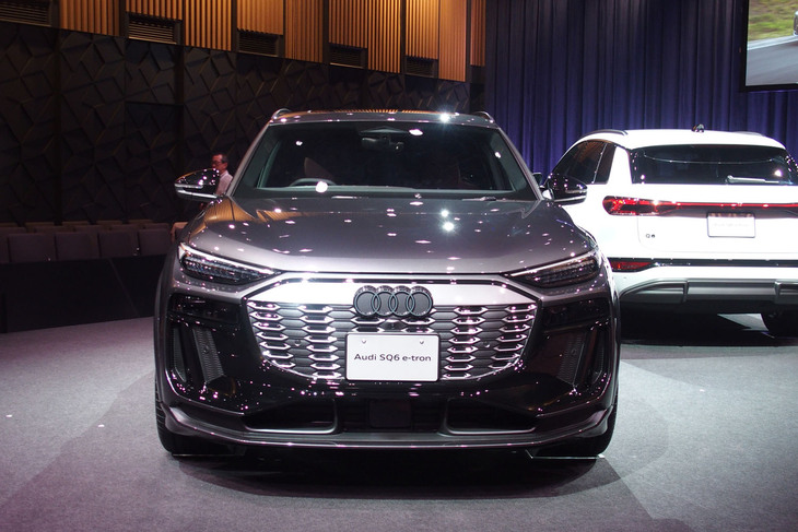 SQ6 e-tron（フロントマスク）