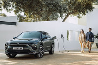 全長4805mmという、シトロエンとしては久々の大型モデルとなる「C5 X」の発売も控えている。