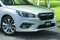 従来型「レガシィB4」のフロントマスク。