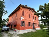 今回はフェルッチョ・ランボルギーニの故郷、エミリア地方のチェント町を訪ねた。これは修復が進められている彼の生家。以下写真は2023年5月撮影。