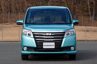 「トヨタ・ヴォクシー／ノア」を写真で紹介