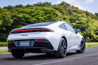 全高に占めるタイヤの割合をスポーツカーのトレンドである約50％に設定。トレッドとホイールベースの比率は、これまでのホンダのスポーツモデルを参考にしながら、直進安定性と旋回性をバランスさせたアスペクトレシオ1：1.6としている。