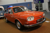 「フォルクスワーゲン411LE」（1970年）。「1600TL」と合わせて、いずれも後席にセンターアームレストを備えていた。