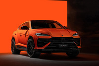 スーパーSUVたる「ウルス」のPHEVバージョン「ウルスSE」。最高出力620PSの4リッターV8ツインターボエンジンにモーターを内蔵した8段ATを組み合わせる。