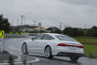 今回試乗した「A7スポーツバック55 TFSIクワトロ ファーストエディション」には、「ダイナミックオールホイールステアリング」が標準装備される。