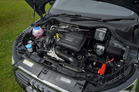 「A1スポーツバック 1.0 TFSI」に搭載されるエンジンは1リッター直3ターボ。95psと16.3kgmを発生する。