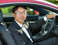 ＜プロフィール＞
    1983年入社。2003年までシャシー設計にて「スープラ」をはじめとするスポーツカーのサスペンション開発などを担当。ヨーロッパ駐在を経て、製品企画室で「マークＸ」や「レクサスHS250h」などの企画を手がけた。
    