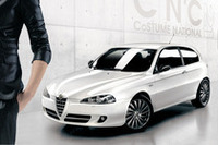 イタリアンデザイナー「エンニョ・カパサ」氏とのコラボレーションによる、特別仕様車「アルファ147 C'N'C」。