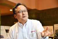 ＜プロフィール＞
    1984年に本田技術研究所に入社。車体電装設計の部署に配属され、北米「アコード ハイブリッド」の電装PL（プロジェクトリーダー）を経て、同車のLPL（ラージ・プロジェクト・リーダー）代行、LPLを担当。2007年に「アキュラRLX」のLPL代行に就任し、今回の新型「レジェンド」ではLPLを担当することとなった。趣味はスキーとサーキット走行。