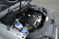 1.4リッター直列4気筒直噴エンジン＋ターボと、7段DSGの組み合わせによって18.4km/リッター（10･15モード燃費）を達成。エコカー減税（75％）の対象となる。
