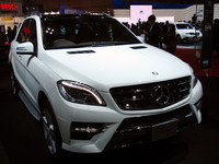SUV「Mクラス」の新型も展示された。