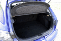 写真をクリックするとシートが倒れるさまが見られます。
	 