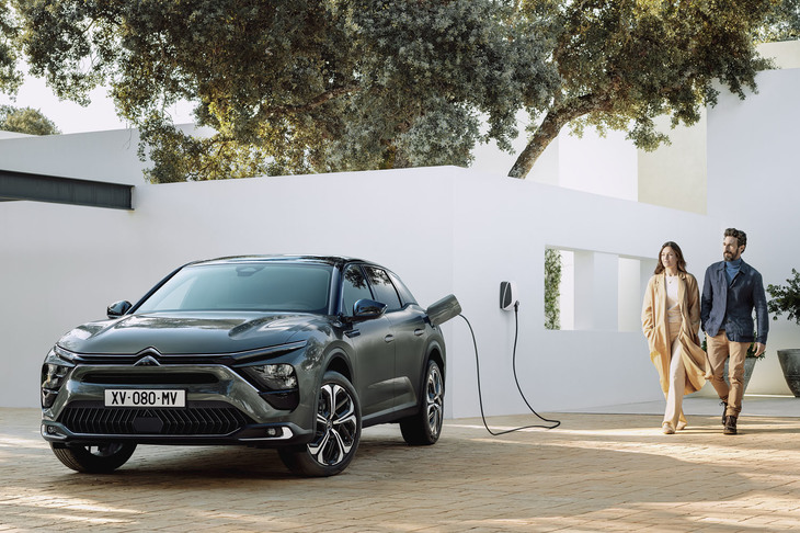 全長4805mmという、シトロエンとしては久々の大型モデルとなる「C5 X」の発売も控えている。