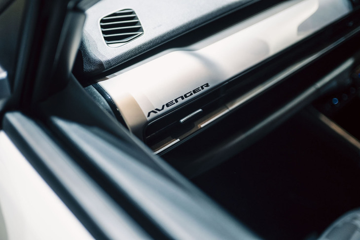 ジープ・アベンジャー アルティテュード（ダッシュボード）