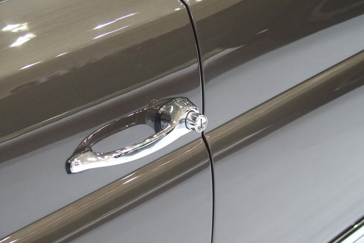 メルセデス・ベンツ280E 3.5 カブリオレ（1971年）／ガレーヂ伊太利屋