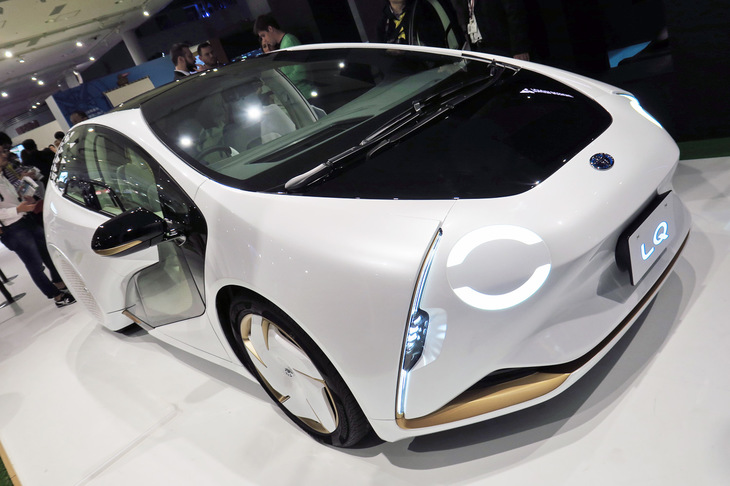 トヨタのコンセプトカー「LQ」。AIエージェントを搭載した、レベル4の自動運転も可能な電気自動車だ。