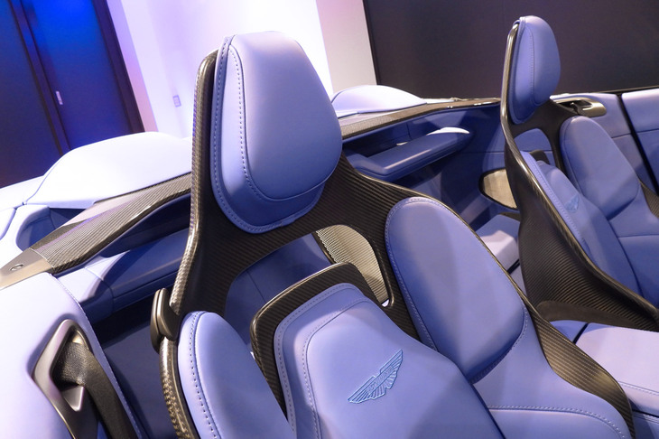 アストンマーティン・ヴァンキッシュ ヴォランテ（シート）