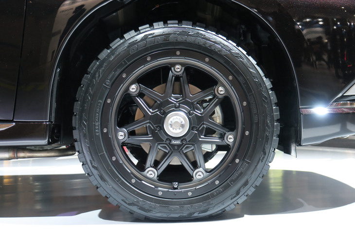 三菱アウトランダーPHEV特務機関NERV仕様