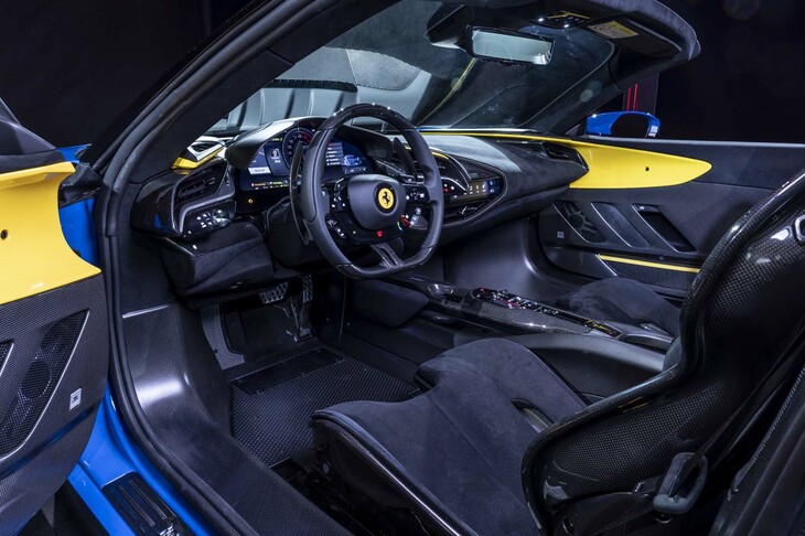 フェラーリSF90 XXスパイダー（インテリア）