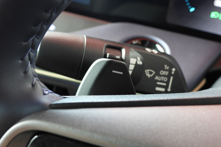 日産リーフB7 G（回生ブレーキコントロールパドル）