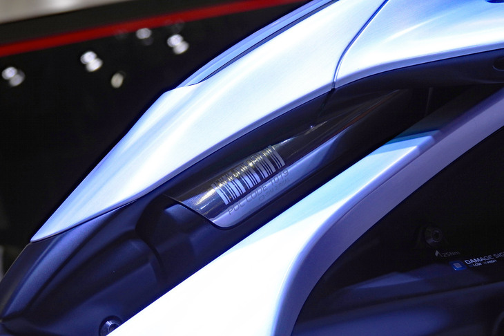 ヤマハMOTOROiD：Λ（モトロイド：ラムダ）