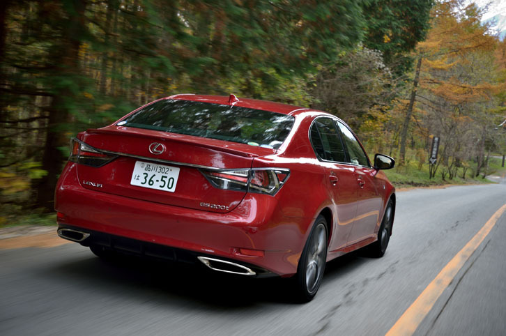 
	「GS200t“Fスポーツ”」には、より適切な駆動力配分を実現するトルセンLSDがオプション設定されている。価格は4万3200円。
	