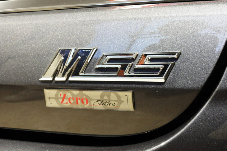 ミツオカM55ゼロエディション（「M55 Zero Edition」バッジ）