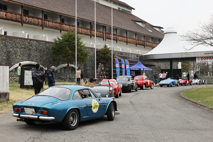 ヒルクライムのスタートは、ラリーとは逆方向から。