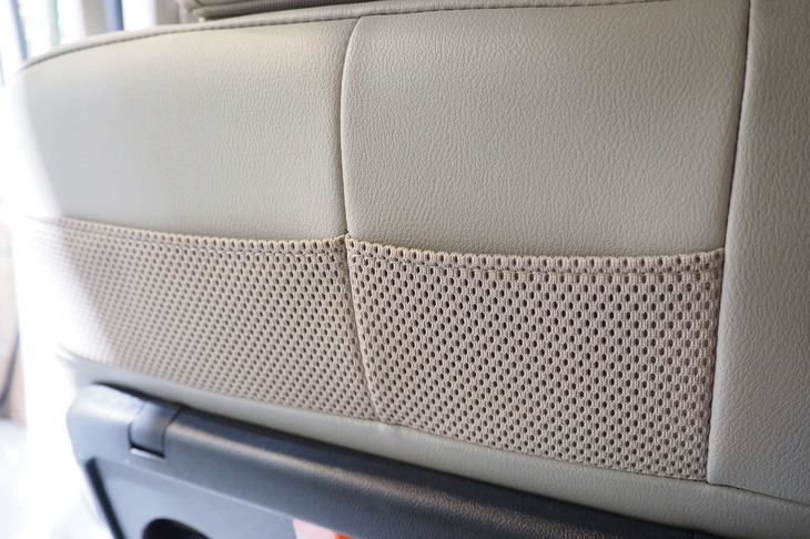 日産ルークス ハイウェイスター（助手席シートバック上部ポケット）